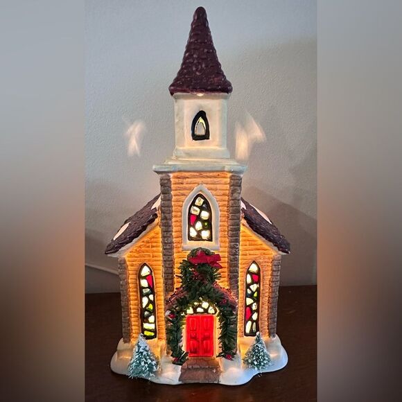 Christmas Valley Lighted Church Holiday Village w/ Box Collectors Series - Picture 5 of 6